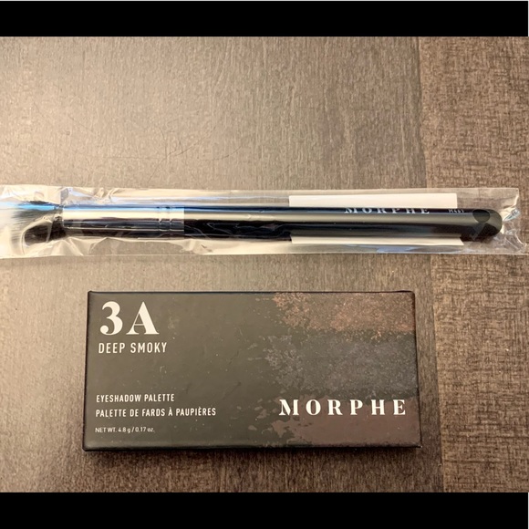 NWT Morphe smoky 3 shadow and Morphe brush - Picture 4 of 5